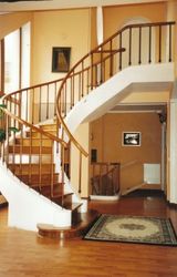 Лестницы деревянные любой сложности и конфигурации  